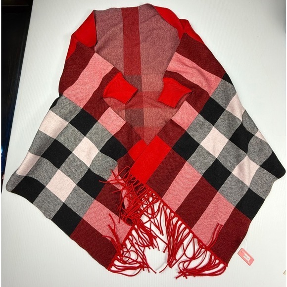 Plaid Poncho Wrap with Sleeves‎ and Fringe - Red Black Gray - Picture 1 of 3
